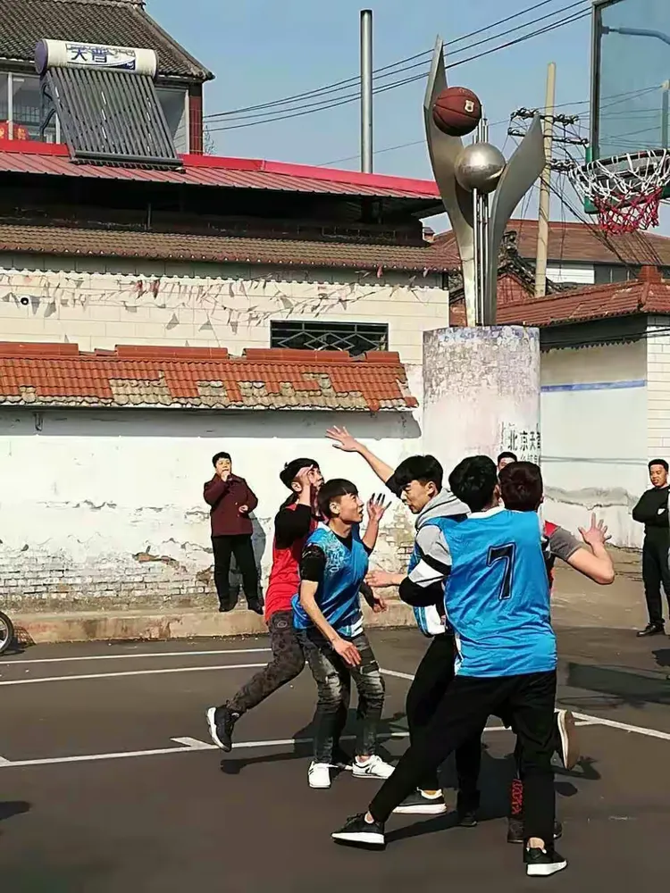 橄榄球赛场再起风云:燕山赤兔队击败漓江火箭队,脚步移动更到位边后卫成为亮点 橄榄球赛场再起风云:燕山赤兔队击败漓江火箭队,脚步移动更到位边后卫成为亮点